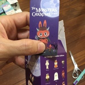 Labubu demon+ sunflower